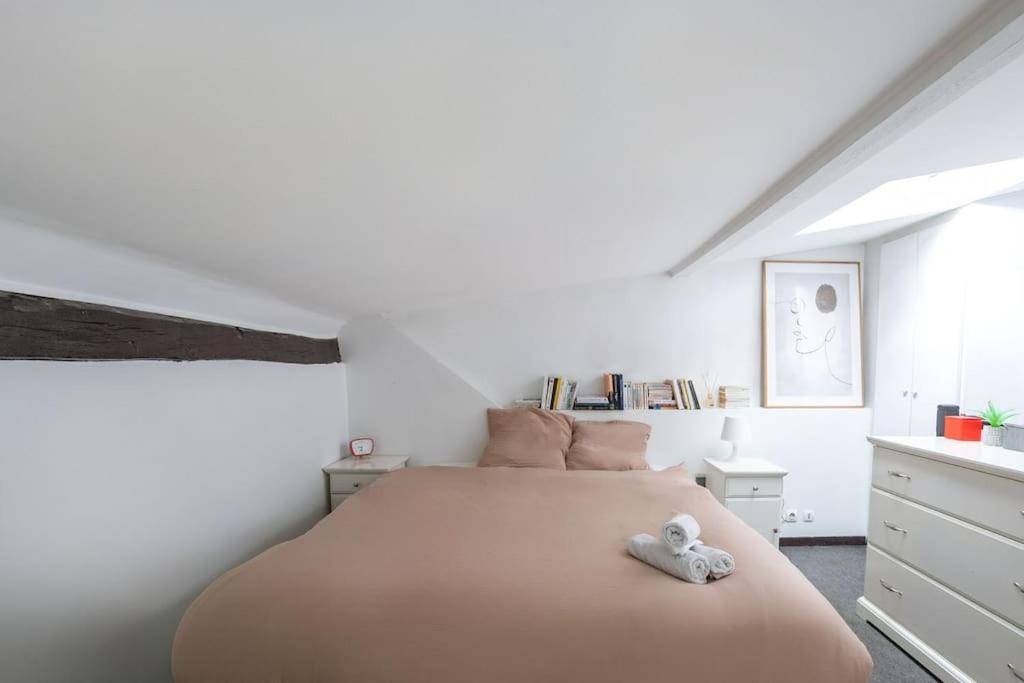 Ferienwohnung Joli Duplex Au Coeur Du Marais Paris Exterior foto