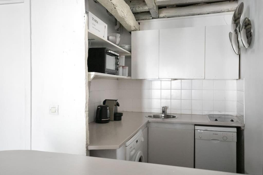 Ferienwohnung Joli Duplex Au Coeur Du Marais Paris Exterior foto